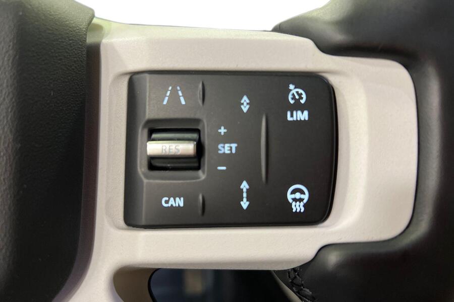 Land Rover Defender vaihtoauto