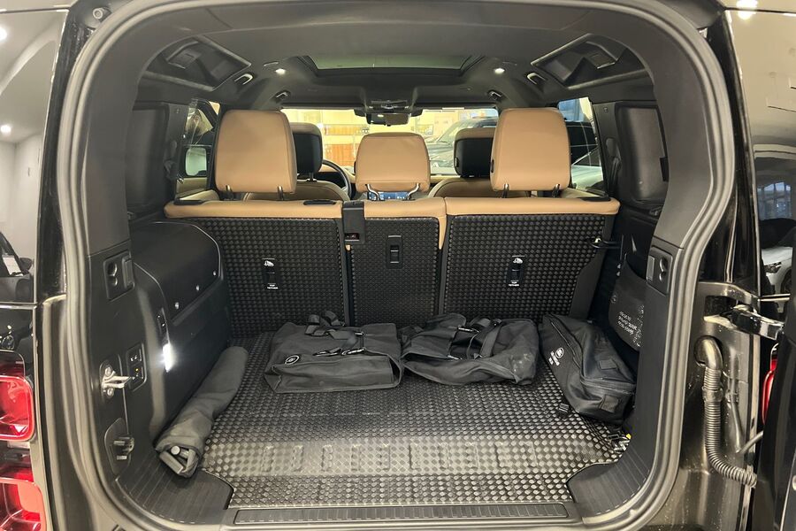 Land Rover Defender vaihtoauto