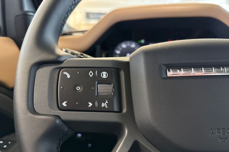 Land Rover Defender vaihtoauto