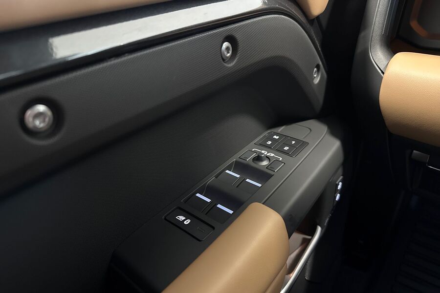 Land Rover Defender vaihtoauto