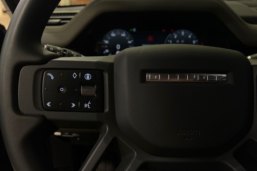 Land Rover Defender vaihtoauto