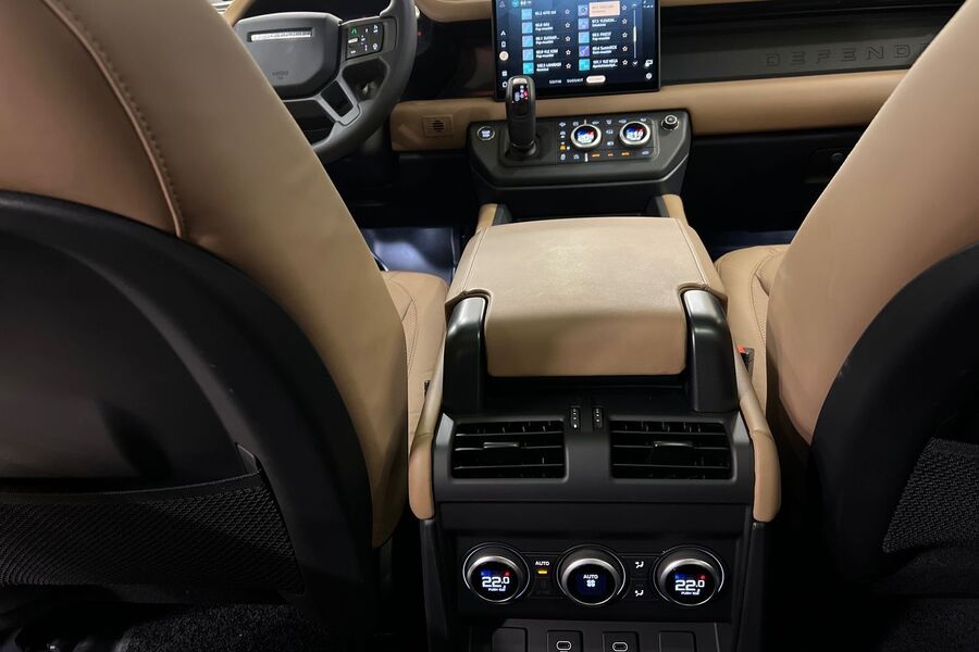 Land Rover Defender vaihtoauto