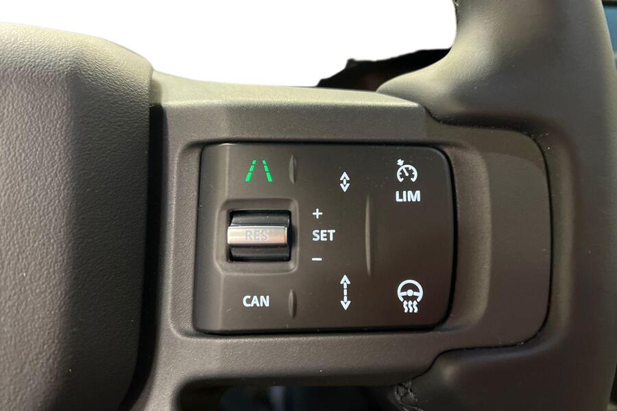 Land Rover Defender vaihtoauto