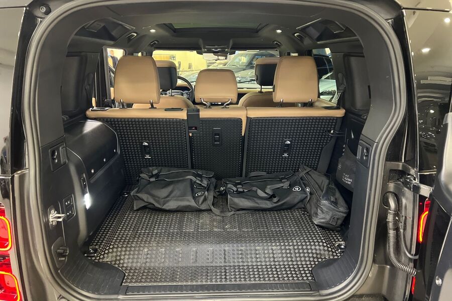 Land Rover Defender vaihtoauto