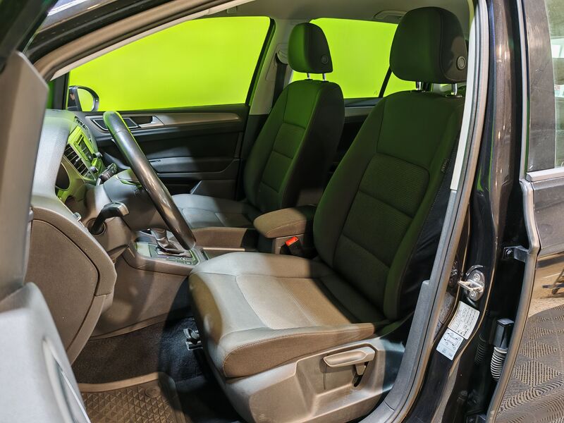 Volkswagen Golf Sportsvan vaihtoauto