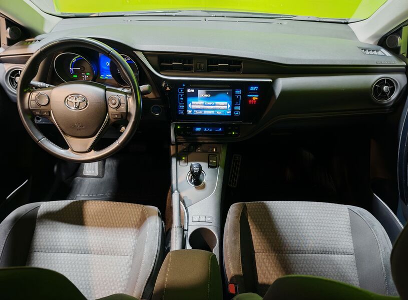 Toyota Auris vaihtoauto