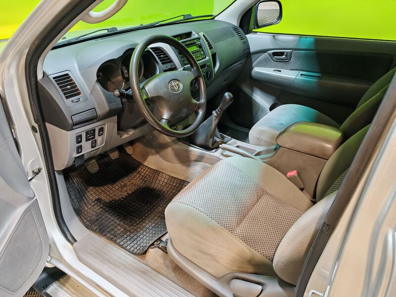 Toyota Hilux vaihtoauto