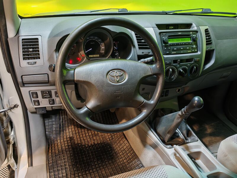 Toyota Hilux vaihtoauto