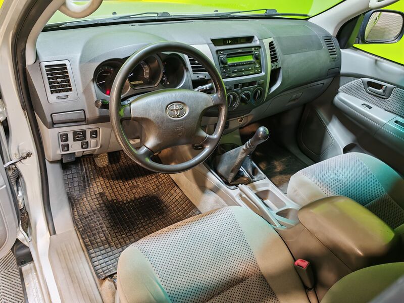 Toyota Hilux vaihtoauto