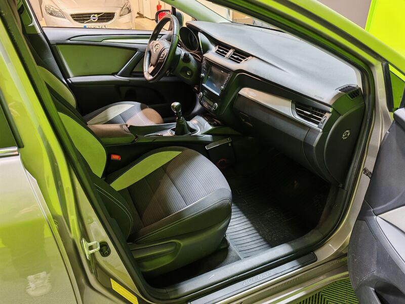 Toyota Avensis vaihtoauto