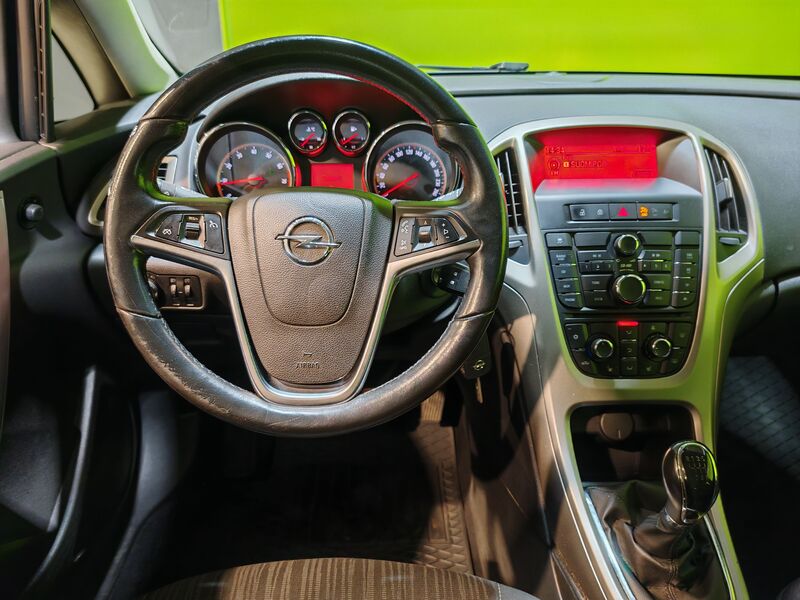 Opel Astra vaihtoauto