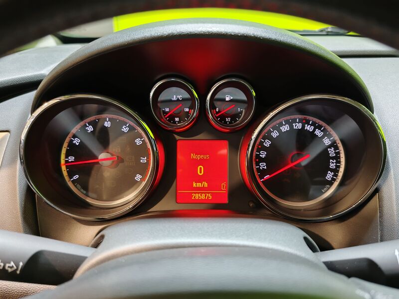 Opel Astra vaihtoauto