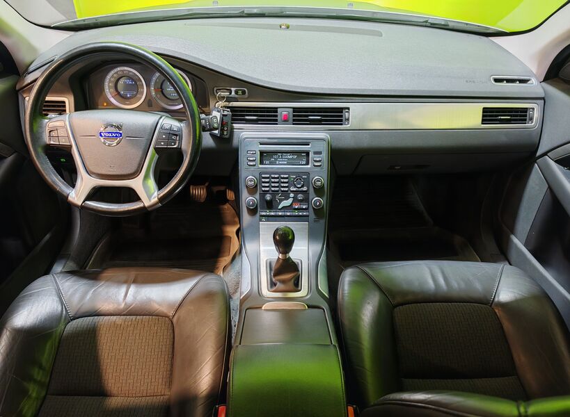 Volvo V70 vaihtoauto