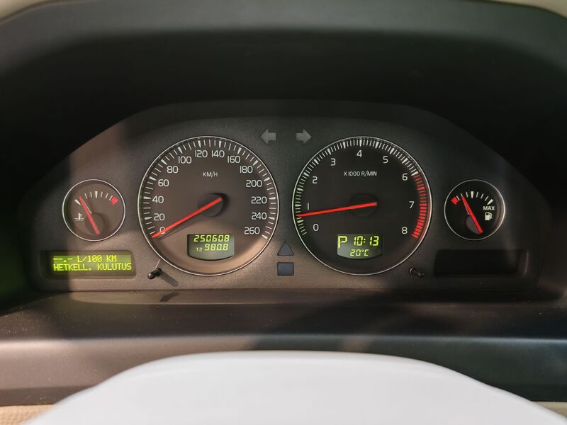 Volvo V70 vaihtoauto