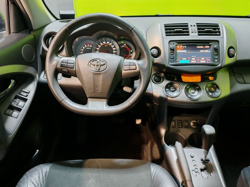 Toyota RAV4 vaihtoauto