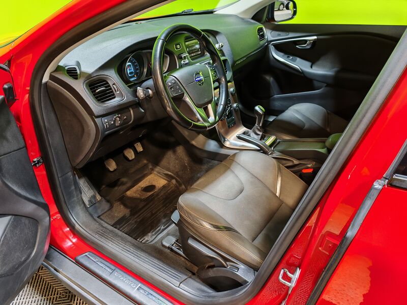 Volvo V40 Cross Country vaihtoauto