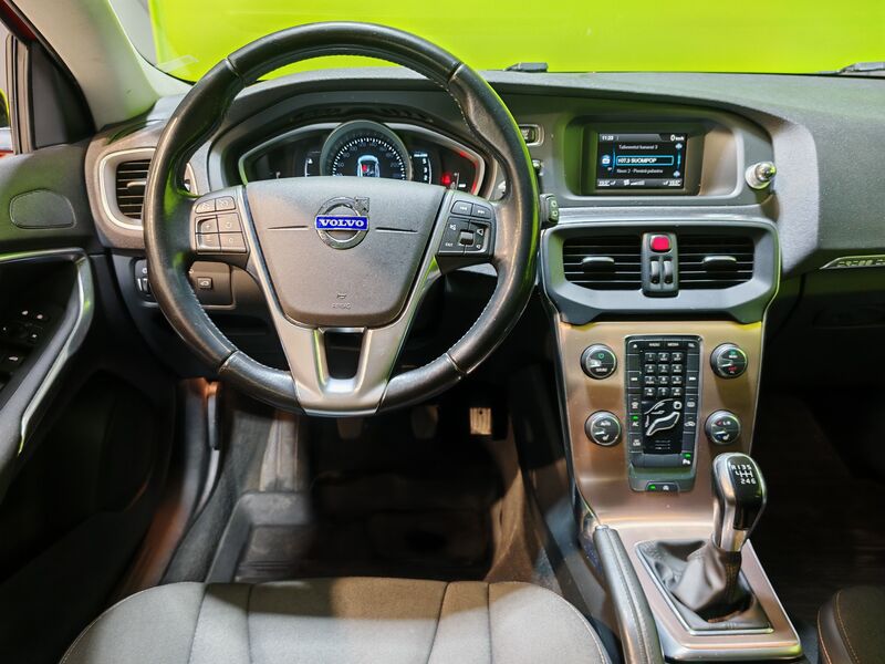 Volvo V40 Cross Country vaihtoauto