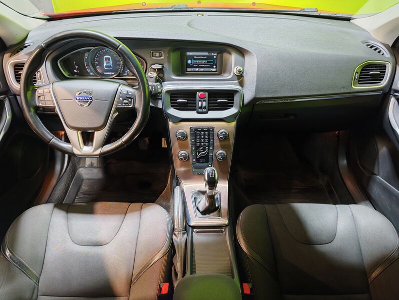 Volvo V40 Cross Country vaihtoauto