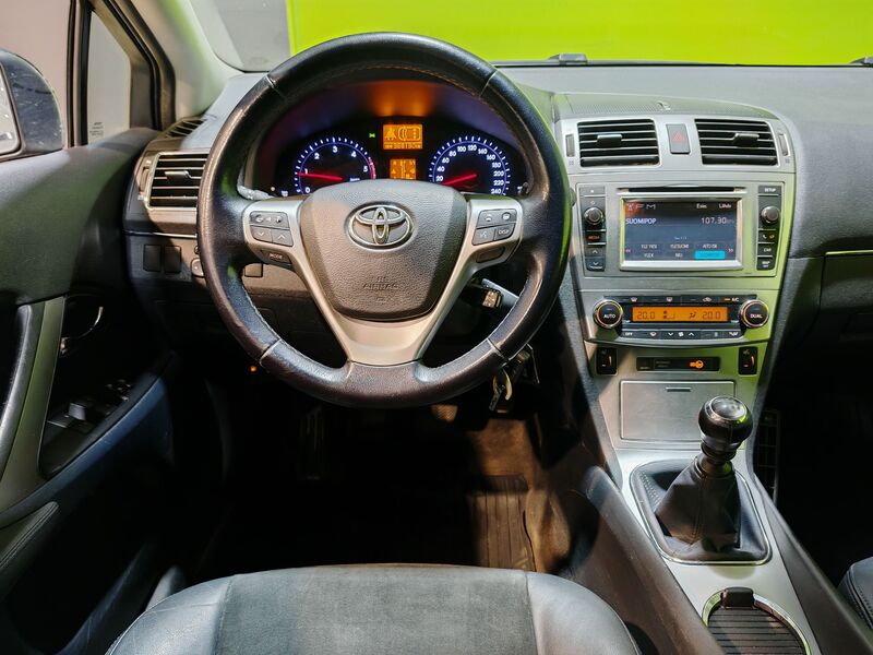 Toyota Avensis vaihtoauto