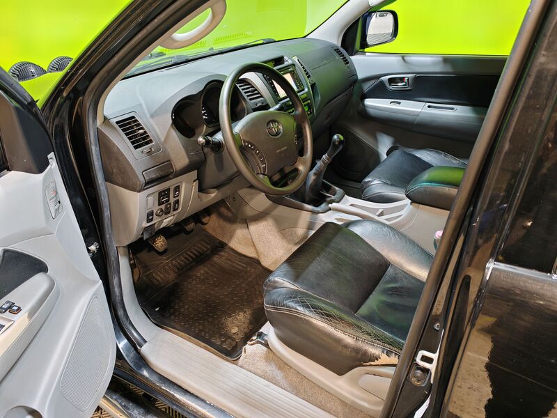 Toyota Hilux vaihtoauto