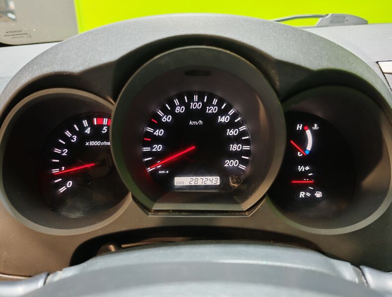 Toyota Hilux vaihtoauto