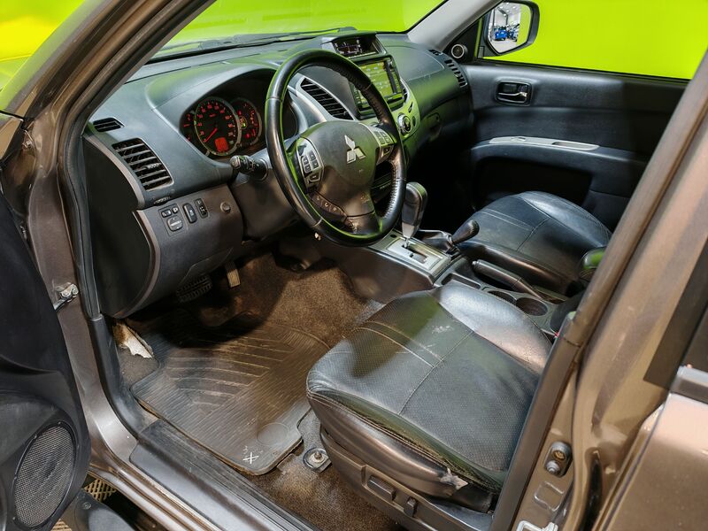 Mitsubishi L200 vaihtoauto