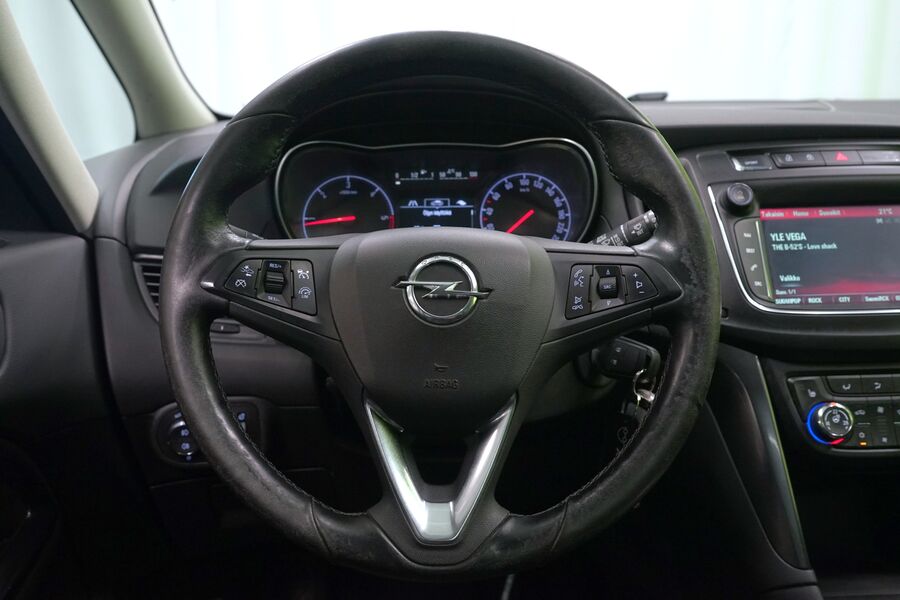 Opel Zafira vaihtoauto