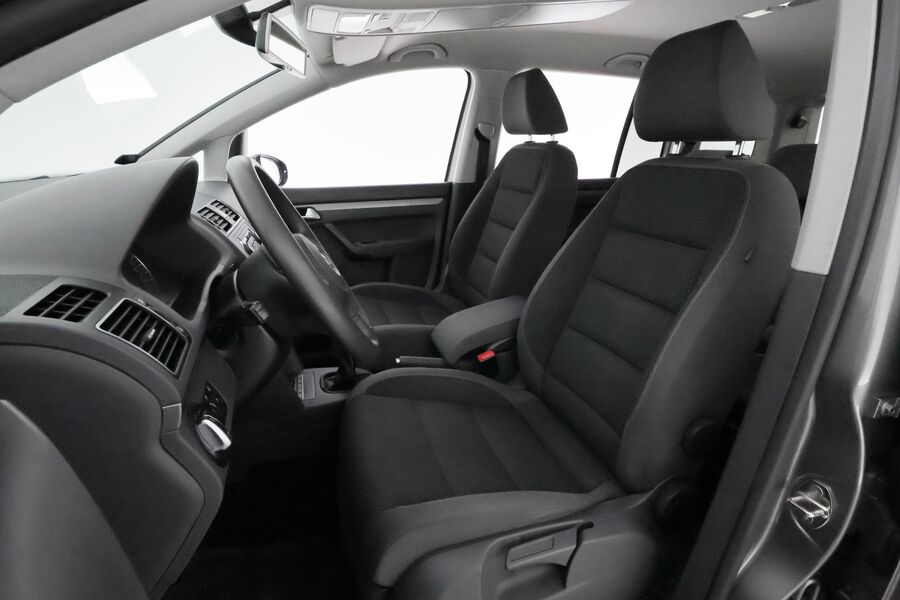 Volkswagen Touran vaihtoauto