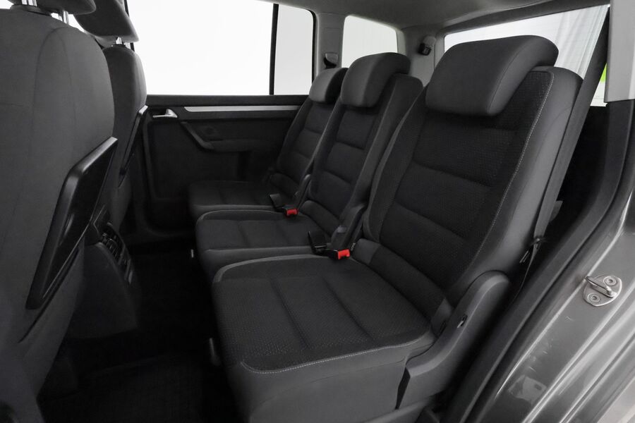 Volkswagen Touran vaihtoauto