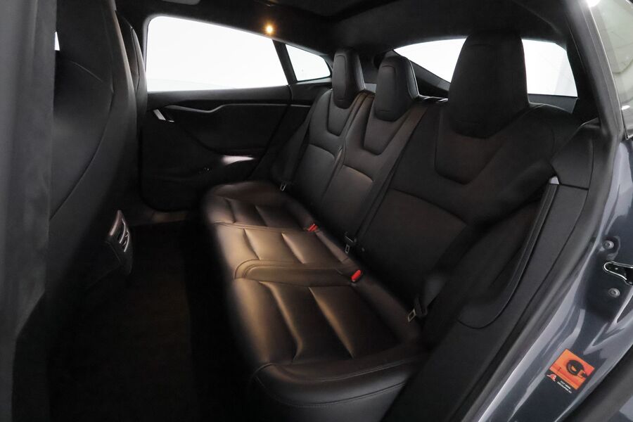 Tesla Model S vaihtoauto