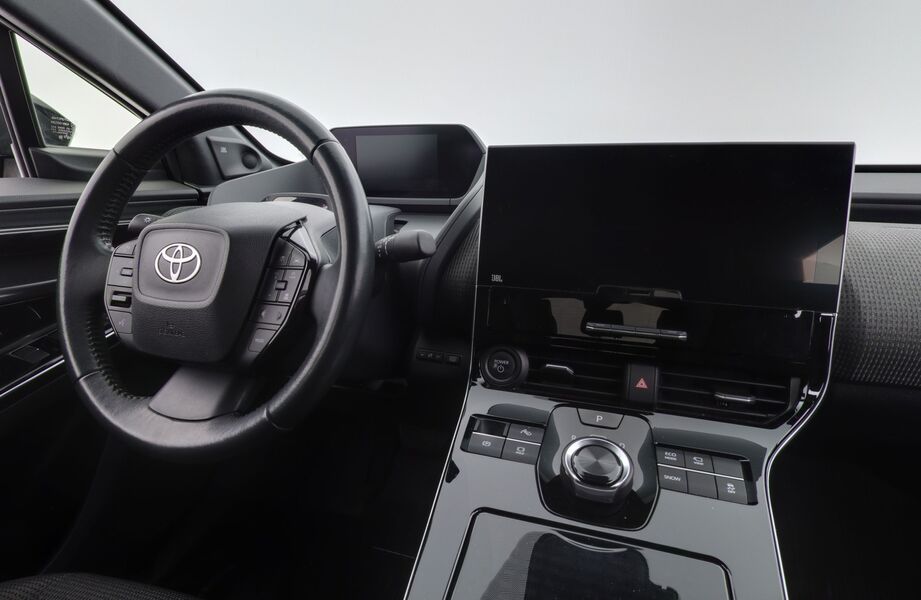 Toyota bZ4X vaihtoauto