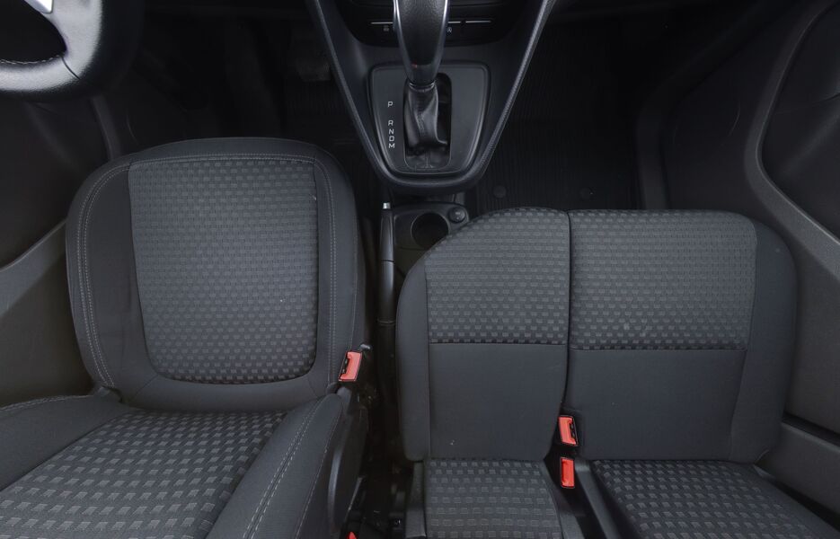 Ford Transit Connect vaihtoauto