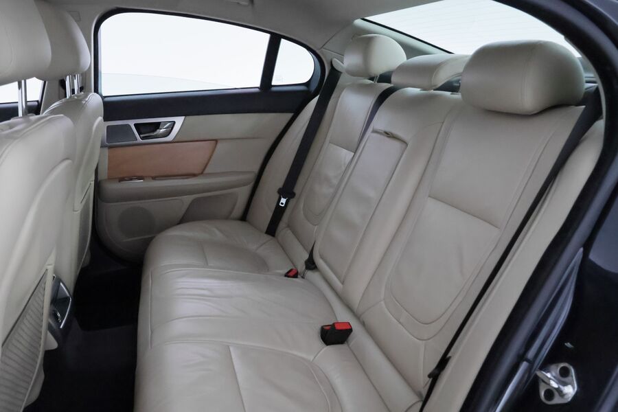 Jaguar XF vaihtoauto