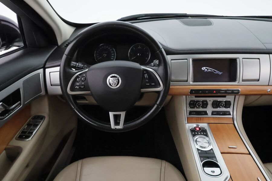 Jaguar XF vaihtoauto