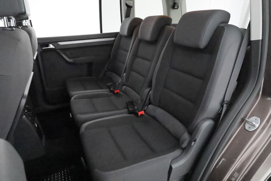 Volkswagen Touran vaihtoauto