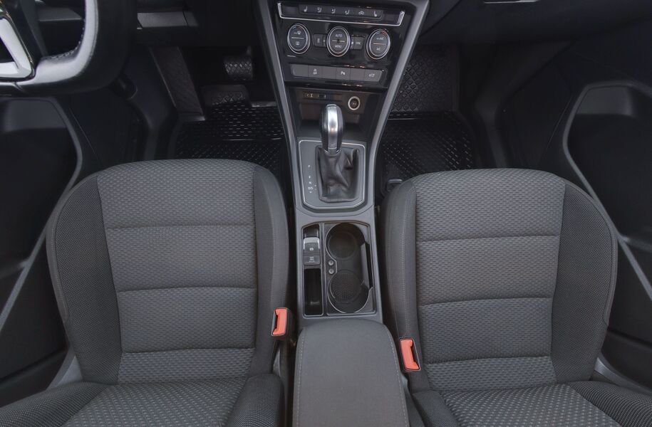 Volkswagen Touran vaihtoauto