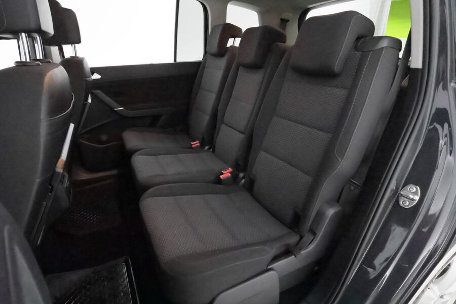 Volkswagen Touran vaihtoauto