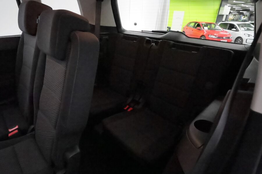 Volkswagen Touran vaihtoauto