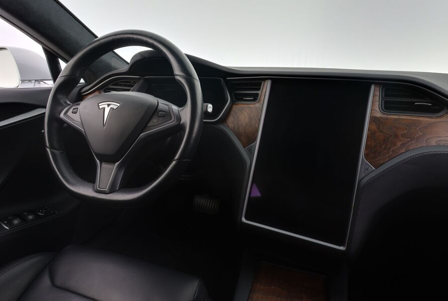 Tesla Model S vaihtoauto