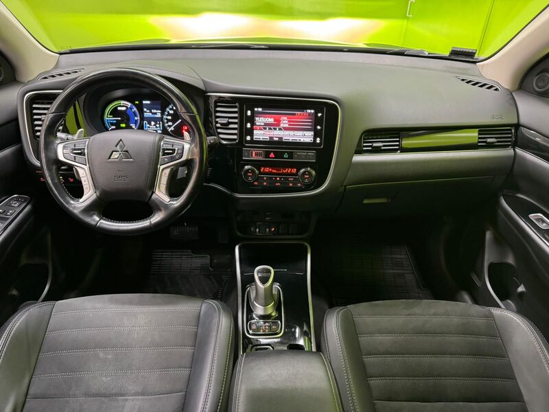Mitsubishi Outlander PHEV vaihtoauto