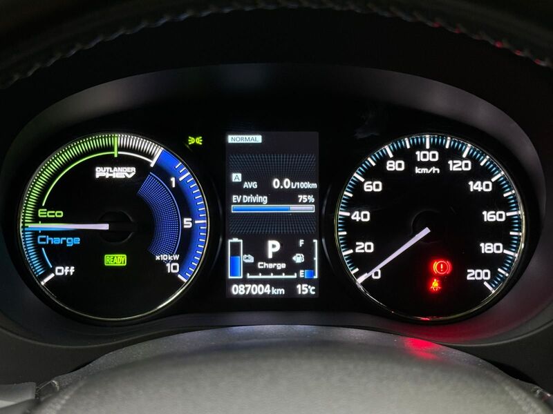 Mitsubishi Outlander PHEV vaihtoauto