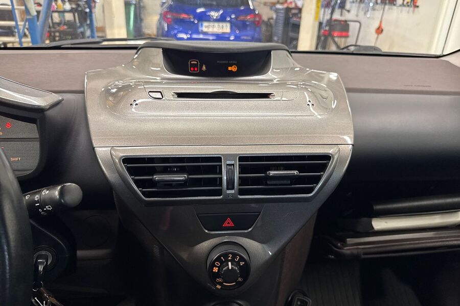 Toyota iQ vaihtoauto