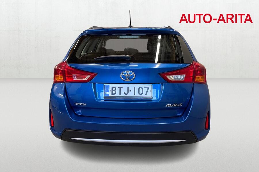 Toyota Auris vaihtoauto