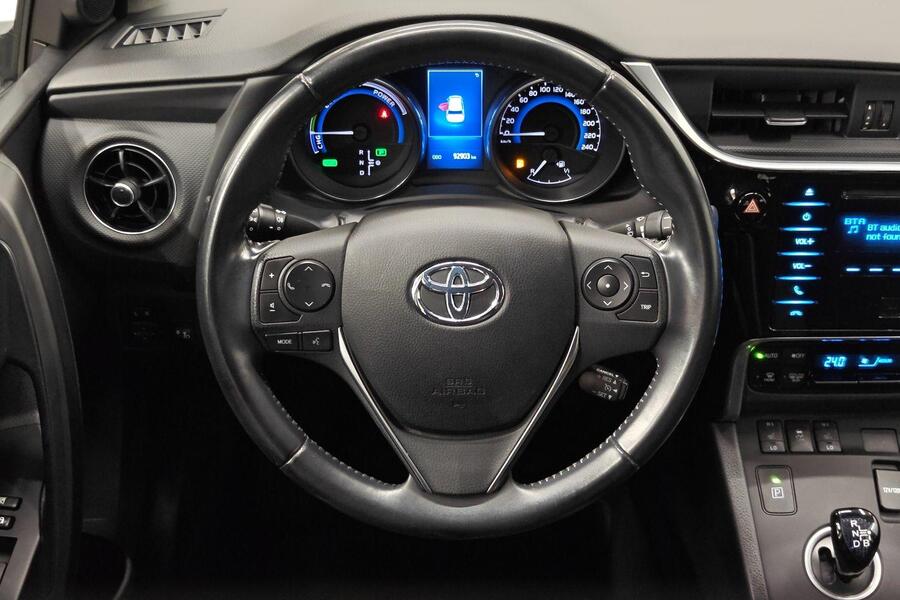 Toyota Auris vaihtoauto