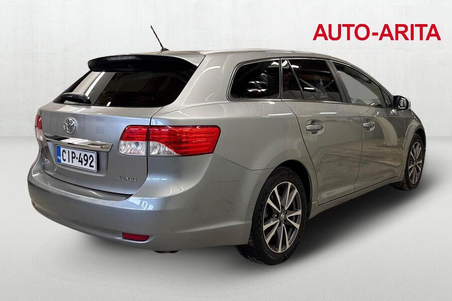 Toyota Avensis vaihtoauto