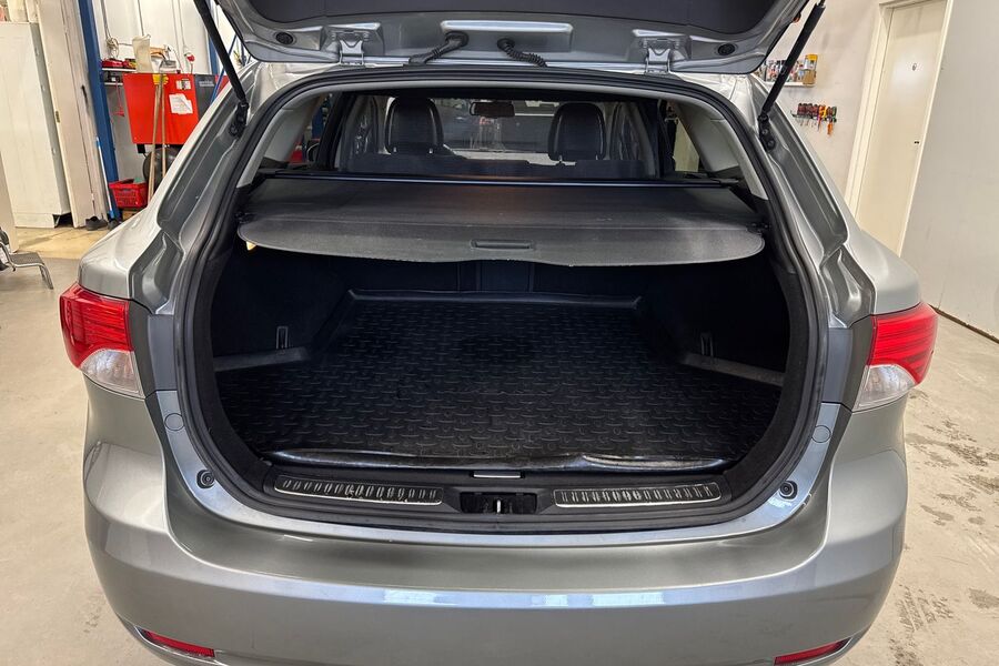 Toyota Avensis vaihtoauto