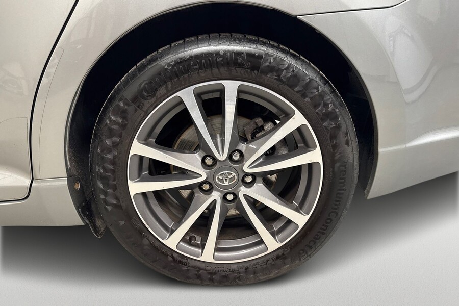 Toyota Avensis vaihtoauto