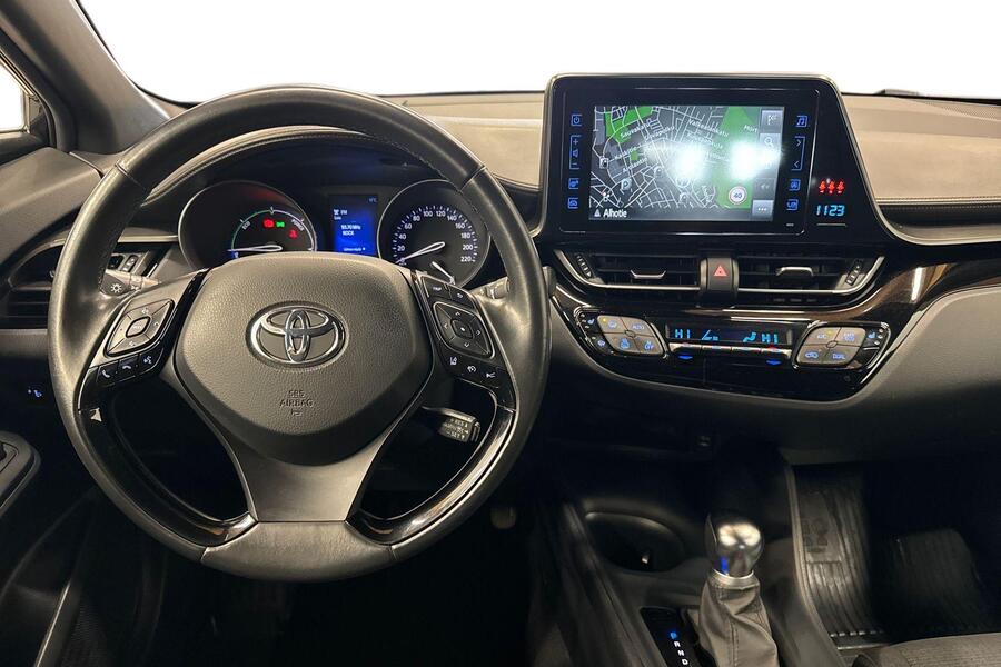 Toyota C-HR vaihtoauto