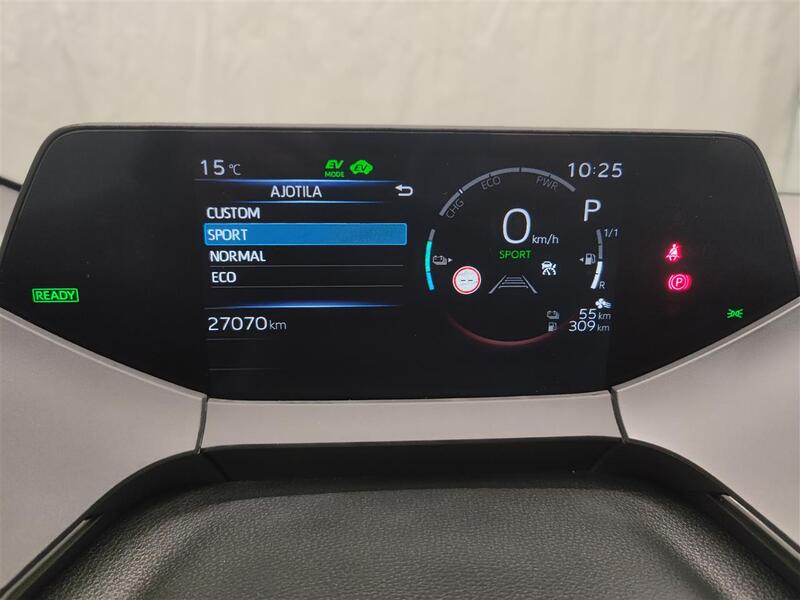 Toyota Prius Plug-in vaihtoauto