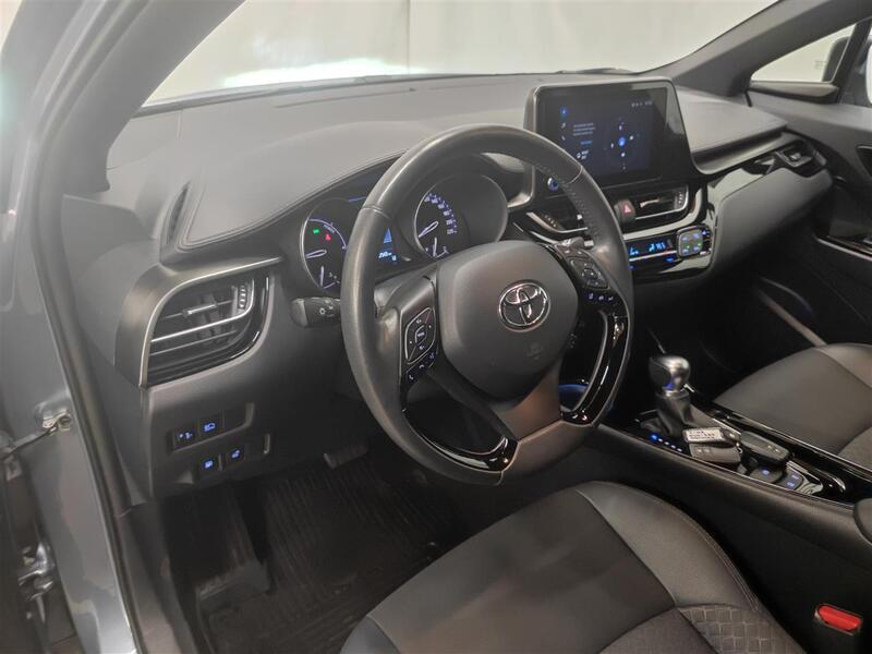 Toyota C-HR vaihtoauto